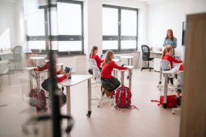 10 Reasons Why Students Should Wear Uniforms - Piqora.com