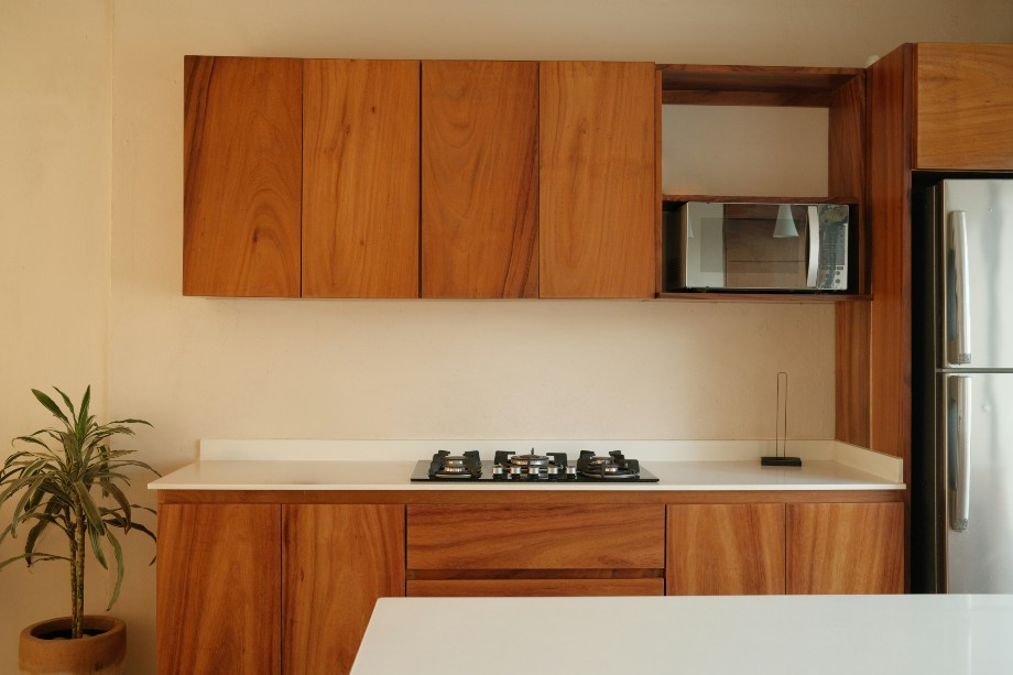 kitchen cabinet shelves